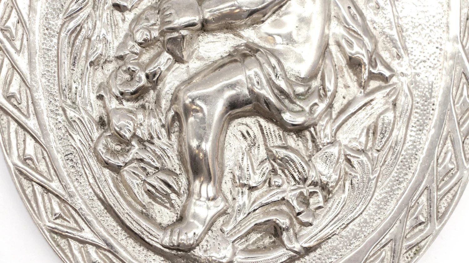 Vintage Cast Aluminum Figural Horseback Oval Silver Wall Relief 5 Vintage Cast Aluminum Figural Horseback Oval Silver Wall Relief - Image 3