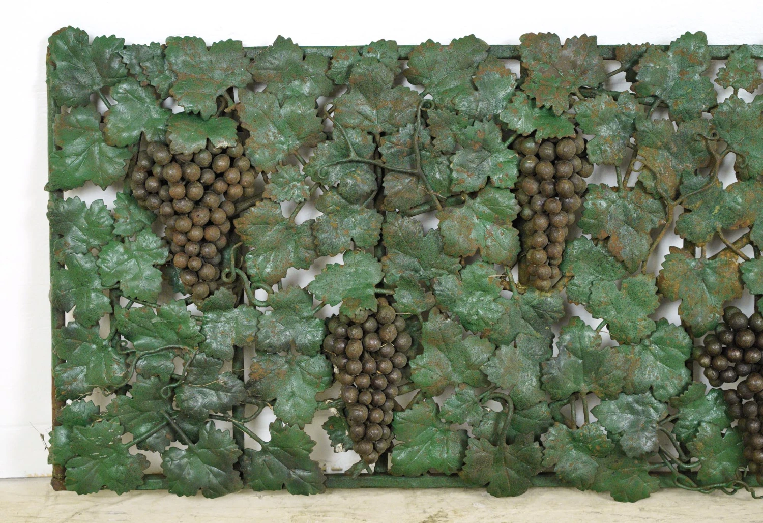 Pair Of Metal Green Leaves & Grapes Motif Wall Art 4 Pair Of Metal Green Leaves & Grapes Motif Wall Art - Image 2