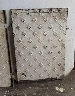 Off White Fire Back Set With Fleur De Lis Design -OGT Sale Store p258835 04