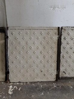 Off White Fire Back Set With Fleur De Lis Design -OGT Sale Store p258835 05