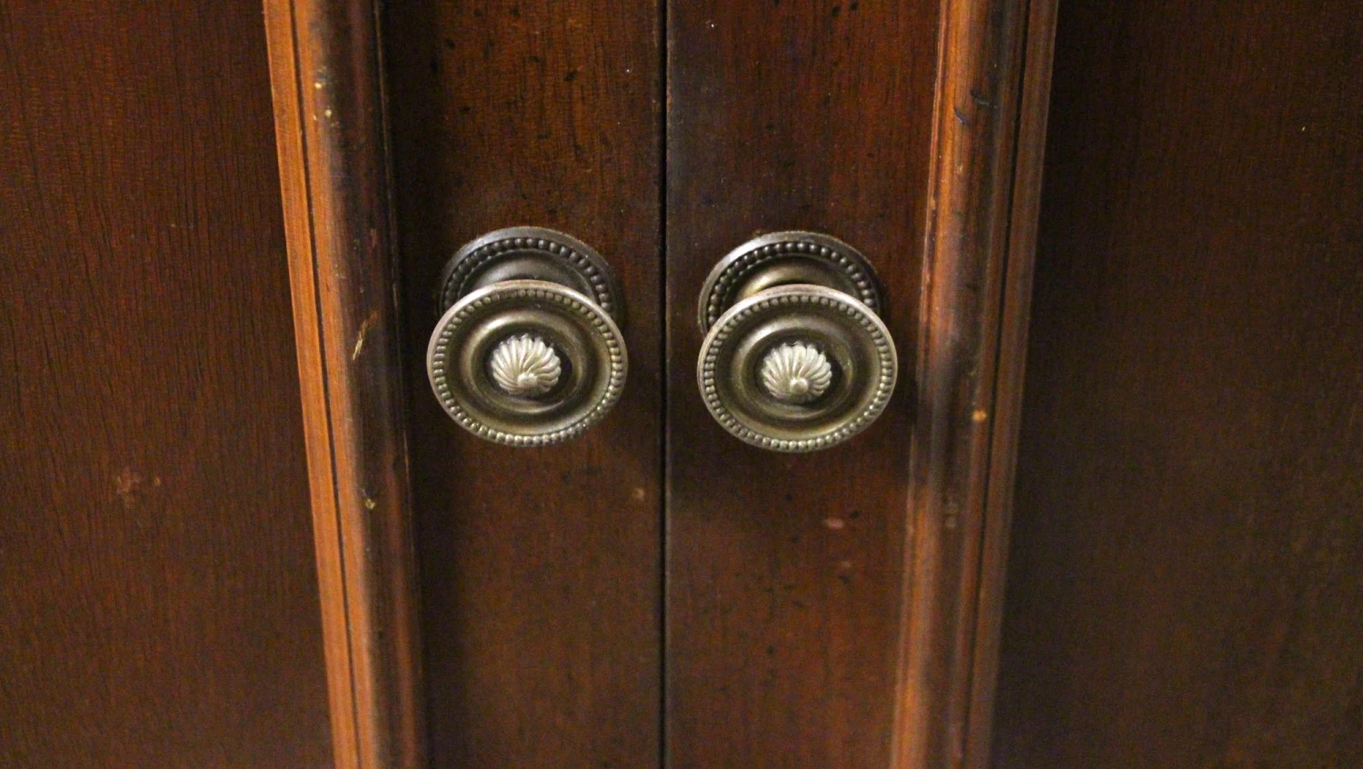 Traditional Wooden China Cabinet 7 Traditional Wooden China Cabinet - Image 5