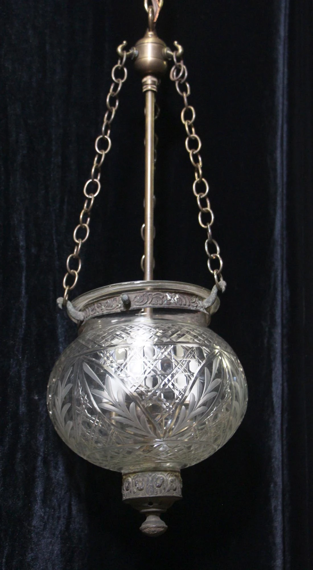 Antique 9 In. Clear Crystal Etched Onion Bell Jar Pendant Light 6 Antique 9 In. Clear Crystal Etched Onion Bell Jar Pendant Light - Image 4