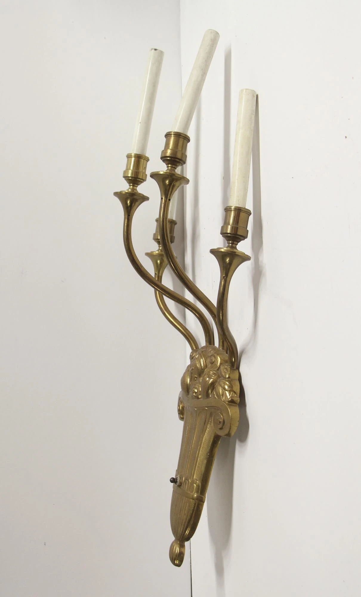 Hollywood Regency Large 4 Slender Arm Cast Brass Sconce 8 Hollywood Regency Large 4 Slender Arm Cast Brass Sconce - Image 6