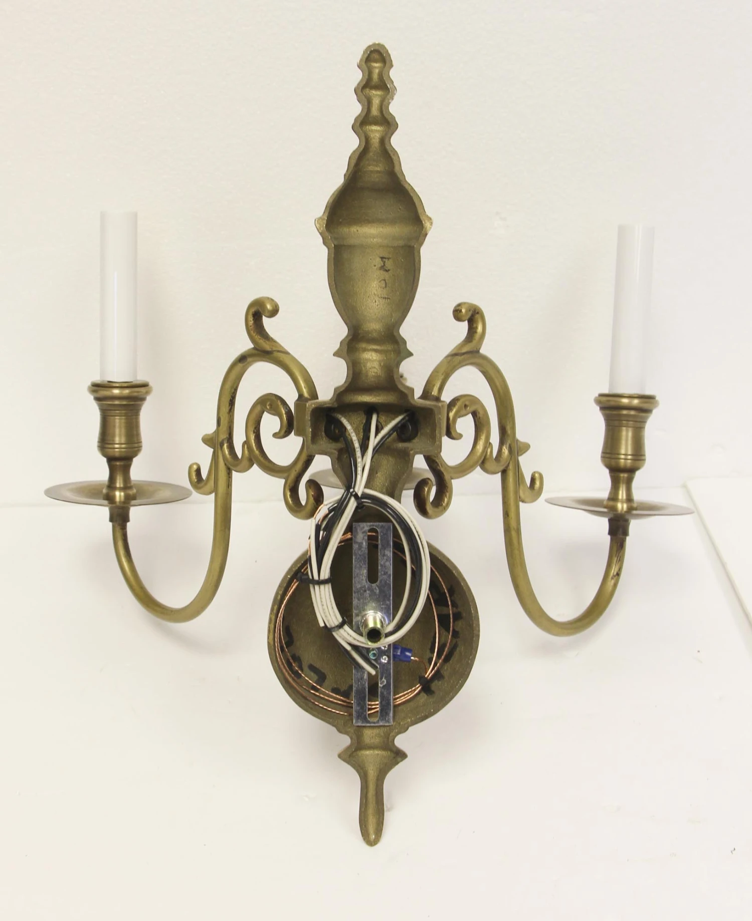 Original Williamsburg 3 Arm Brass Wall Sconce 8 Original Williamsburg 3 Arm Brass Wall Sconce - Image 6