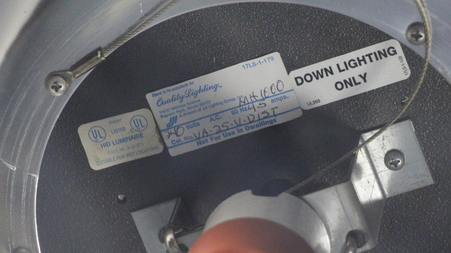 400 Watt Metal Halide Warehouse Flood Light With Pole Mount 7 400 Watt Metal Halide Warehouse Flood Light With Pole Mount - Image 5