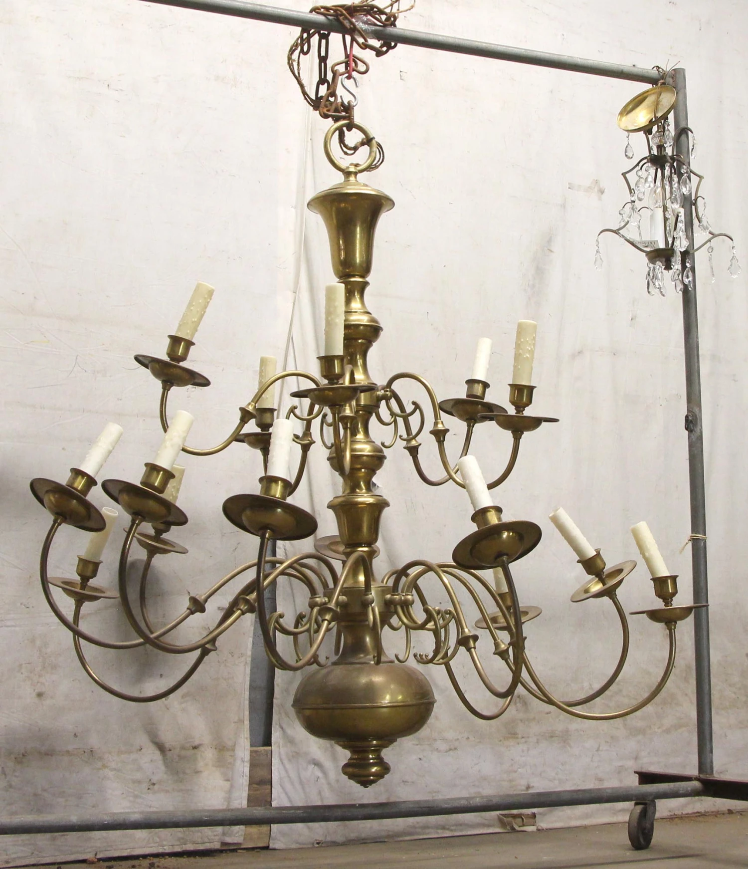 Oversized Antique Williamsburg 15 Arm Brass Chandelier 6 Oversized Antique Williamsburg 15 Arm Brass Chandelier - Image 4