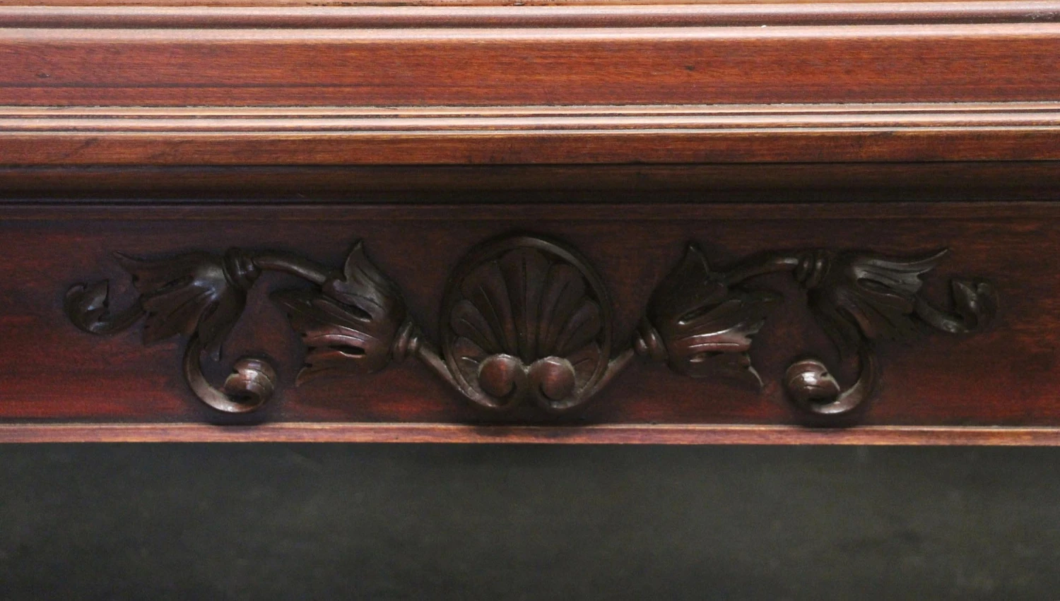 Carved Mahogany Showcase With Cabriole Legs 9 Carved Mahogany Showcase With Cabriole Legs - Image 7