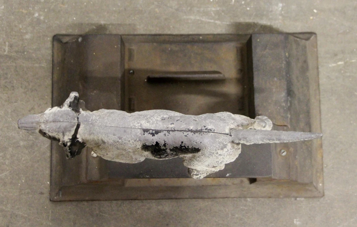 Vintage Cast Iron Pointing Setter Dog Door Stop 6 Vintage Cast Iron Pointing Setter Dog Door Stop - Image 4