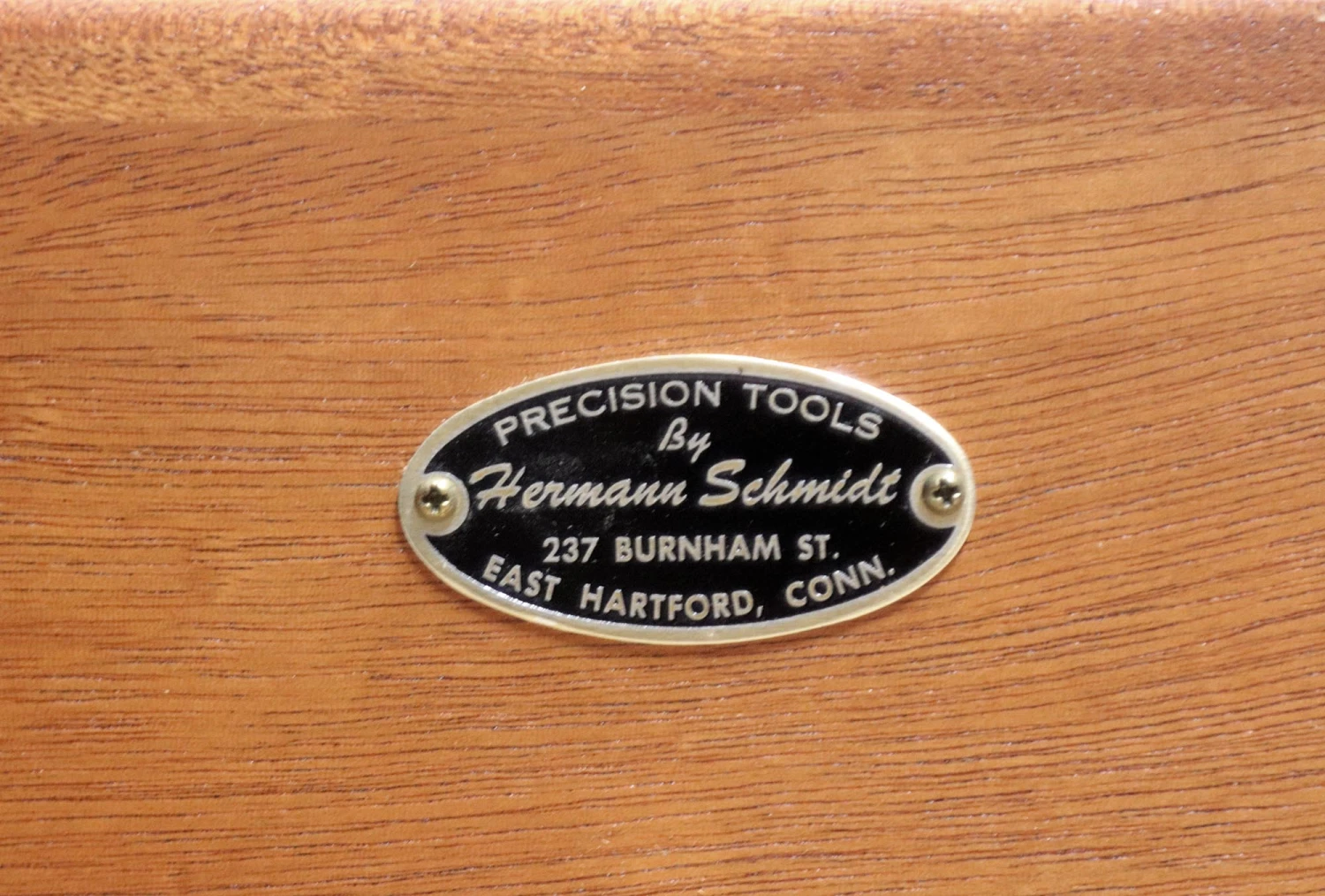 Mahogany Box With Dovetail Seams & Brass Hardware 6 Mahogany Box With Dovetail Seams & Brass Hardware - Image 4