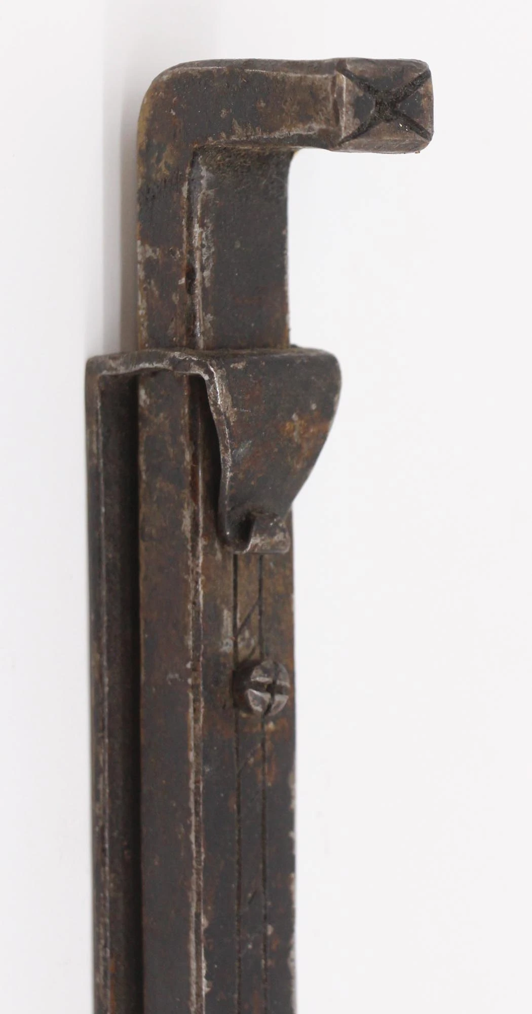 Antique Hammered Iron Samuel Yellin Leaf Gate Door Floor Bolt 6 Antique Hammered Iron Samuel Yellin Leaf Gate Door Floor Bolt - Image 4