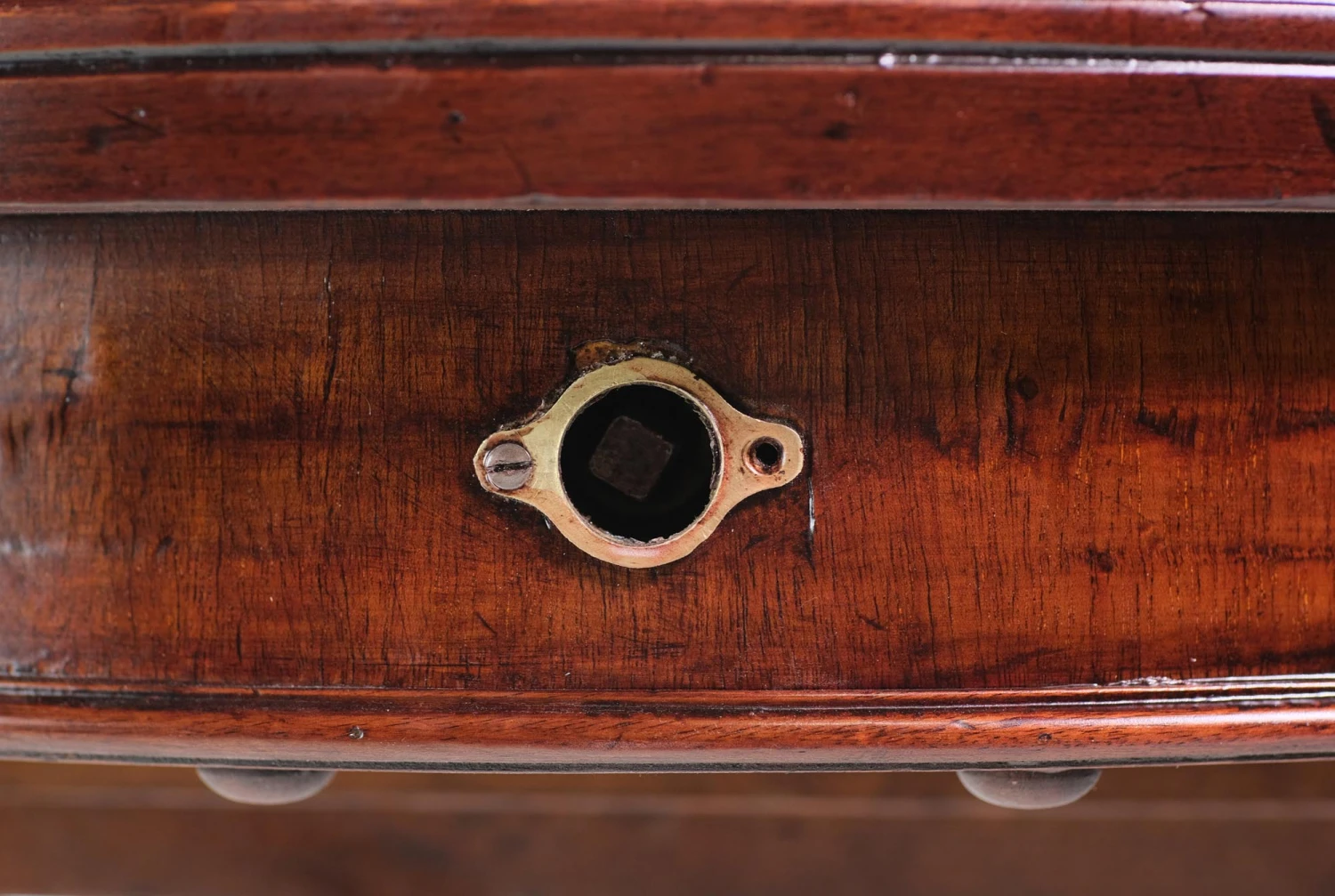 Vintage 35 In. Round Mahogany Side Accent Table 6 Vintage 35 In. Round Mahogany Side Accent Table - Image 4