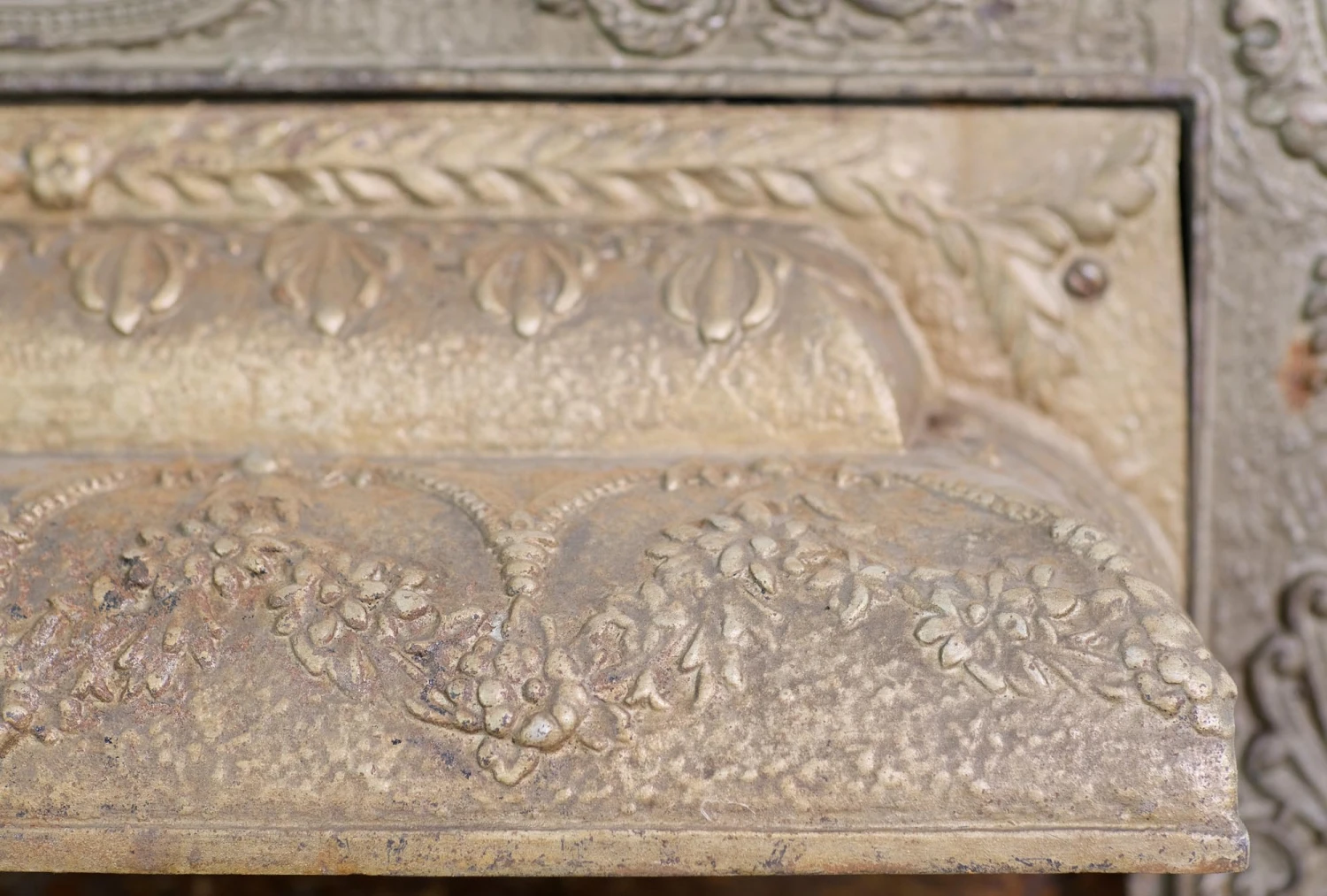 Victorian Steel & Cast Iron Ornate Fireplace Insert With Hood 7 Victorian Steel & Cast Iron Ornate Fireplace Insert With Hood - Image 5