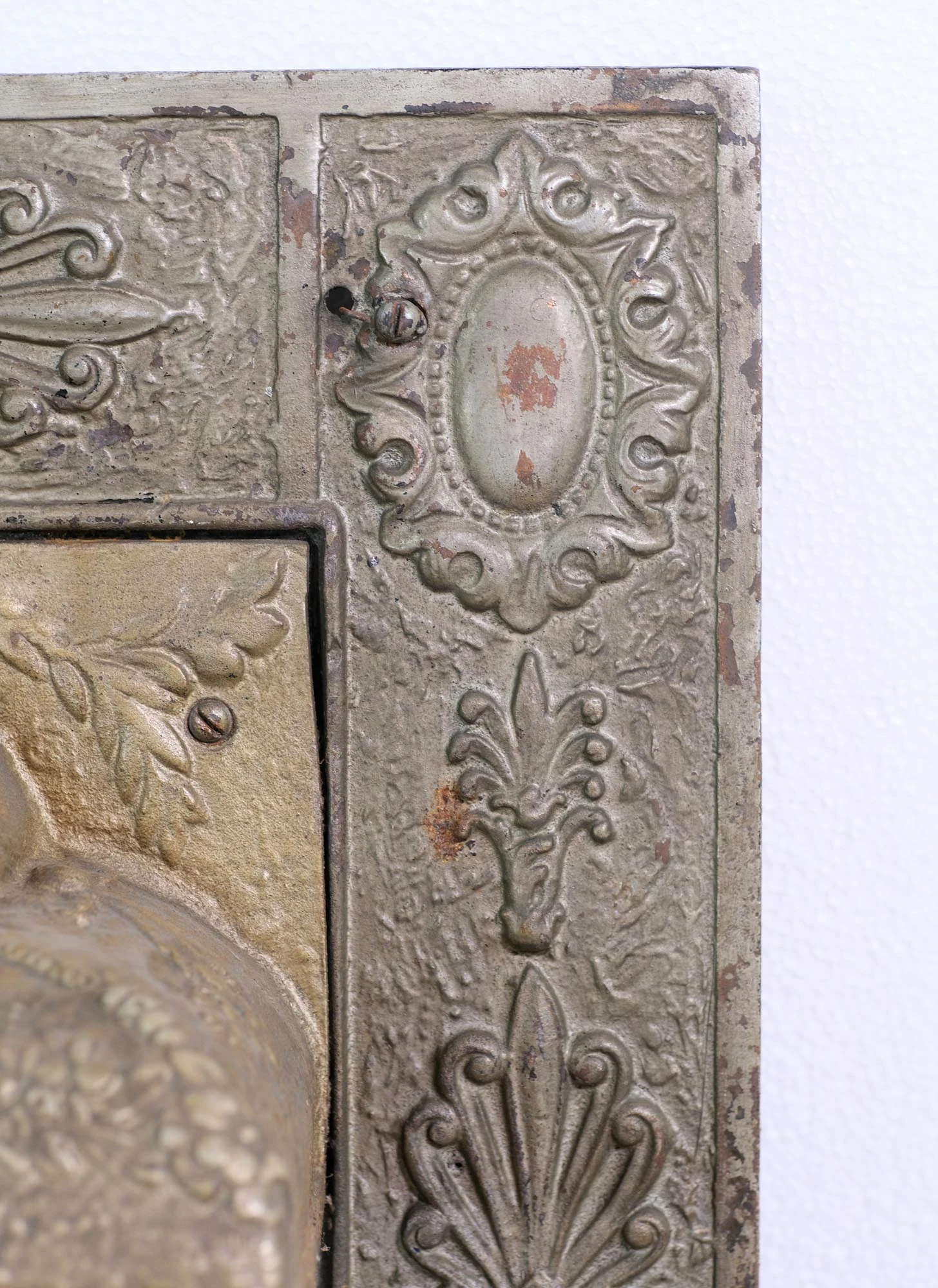 Victorian Steel & Cast Iron Ornate Fireplace Insert With Hood 8 Victorian Steel & Cast Iron Ornate Fireplace Insert With Hood - Image 6