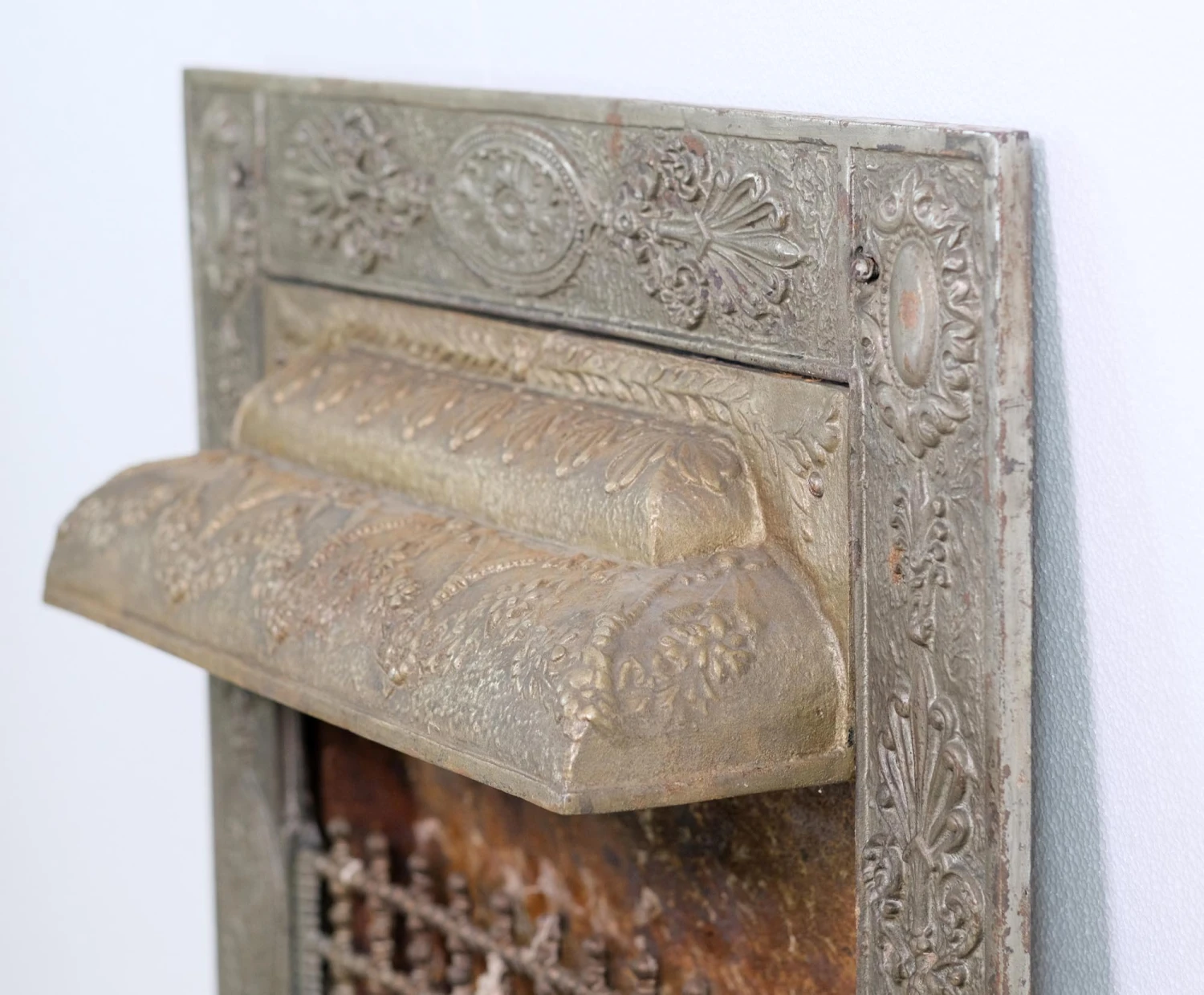 Victorian Steel & Cast Iron Ornate Fireplace Insert With Hood 10 Victorian Steel & Cast Iron Ornate Fireplace Insert With Hood - Image 8