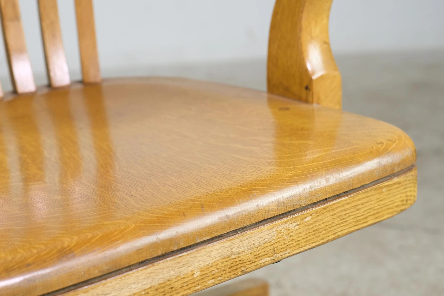 Light Tone Solid Oak Rolling Banker’s Chair With Swivel Seat 6 Light Tone Solid Oak Rolling Banker’s Chair With Swivel Seat - Image 4