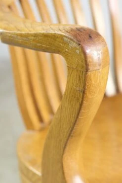 Light Tone Solid Oak Rolling Banker’s Chair With Swivel Seat 19 Light Tone Solid Oak Rolling Banker’s Chair With Swivel Seat -OGT Sale Store q277749 06