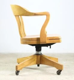 Light Tone Solid Oak Rolling Banker’s Chair With Swivel Seat 20 Light Tone Solid Oak Rolling Banker’s Chair With Swivel Seat -OGT Sale Store q277749 07