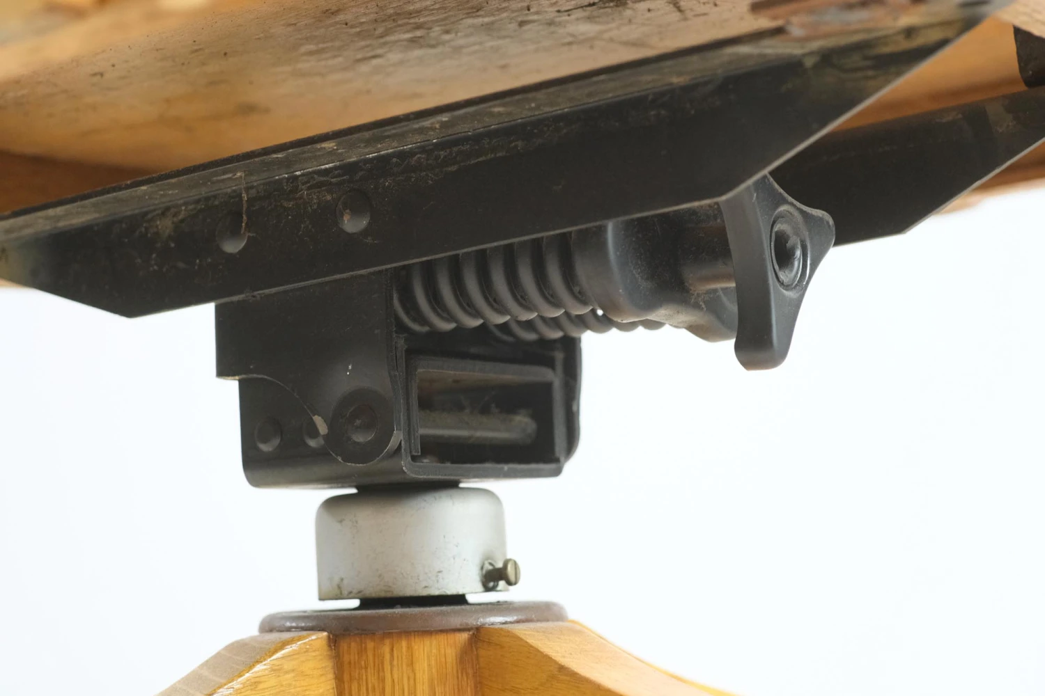 Light Tone Solid Oak Rolling Banker’s Chair With Swivel Seat 13 Light Tone Solid Oak Rolling Banker’s Chair With Swivel Seat - Image 11