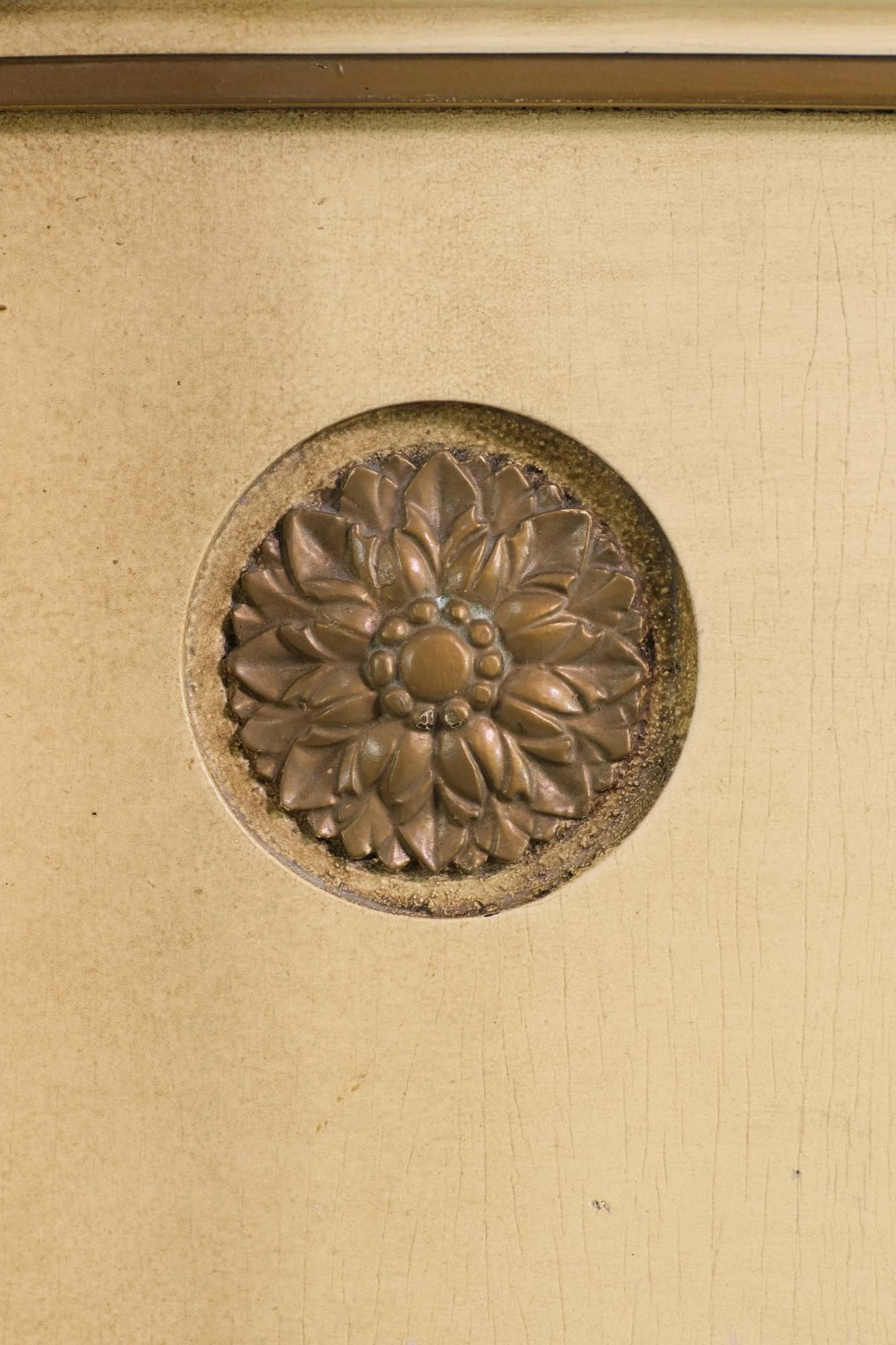 French Provincial Tan & Gold Over Mantel Wall Mirror 8 French Provincial Tan & Gold Over Mantel Wall Mirror - Image 6