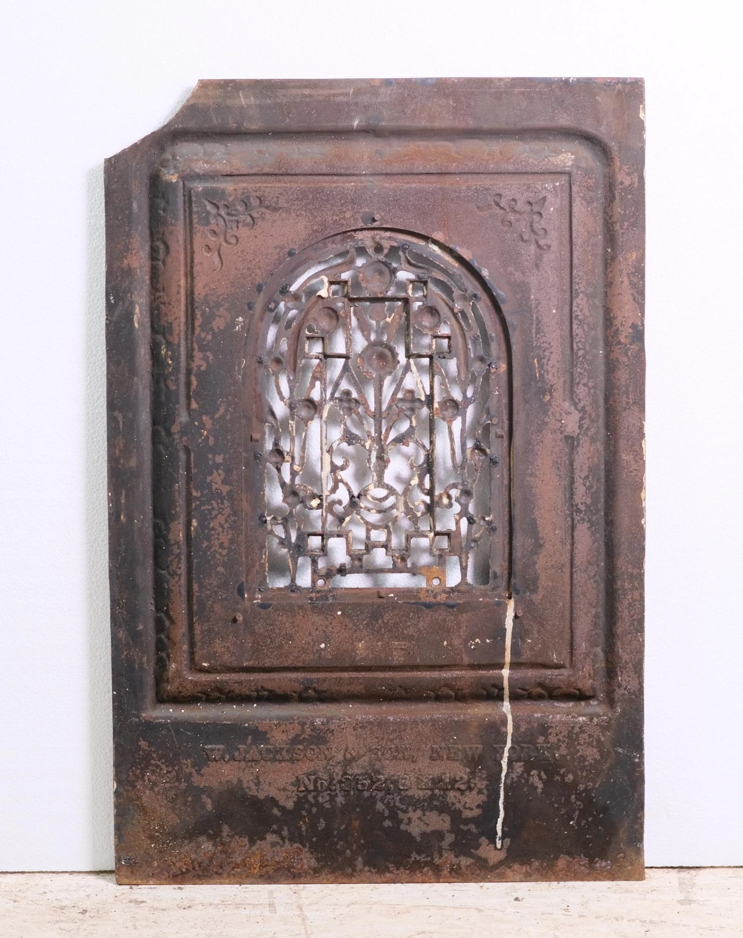 Cast Iron Ornate Fireplace Insert With Art Deco & Floral Motif 9 Cast Iron Ornate Fireplace Insert With Art Deco & Floral Motif - Image 7