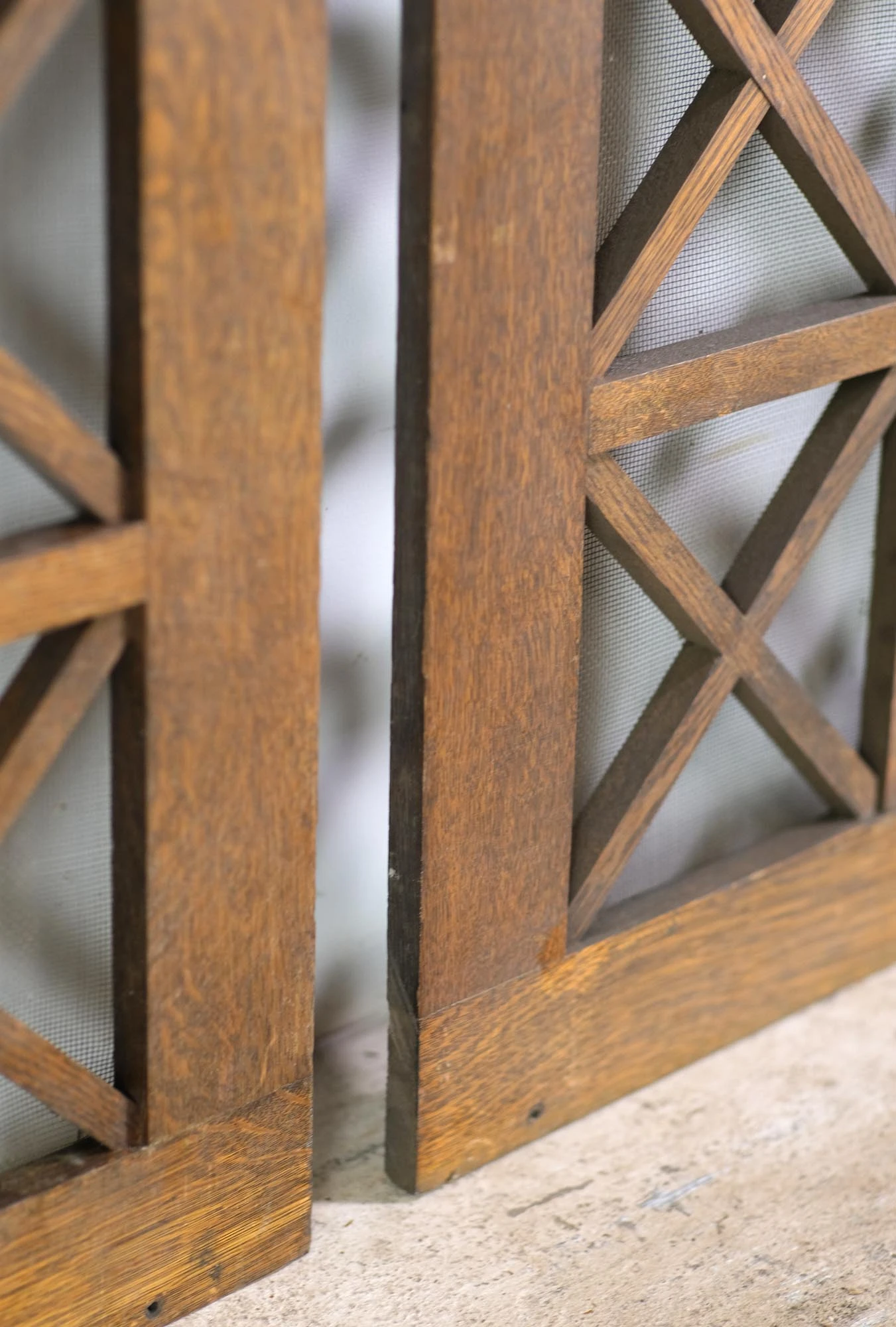 Pair Of Angled Corner Oak Dividers With Screen 7 Pair Of Angled Corner Oak Dividers With Screen - Image 5