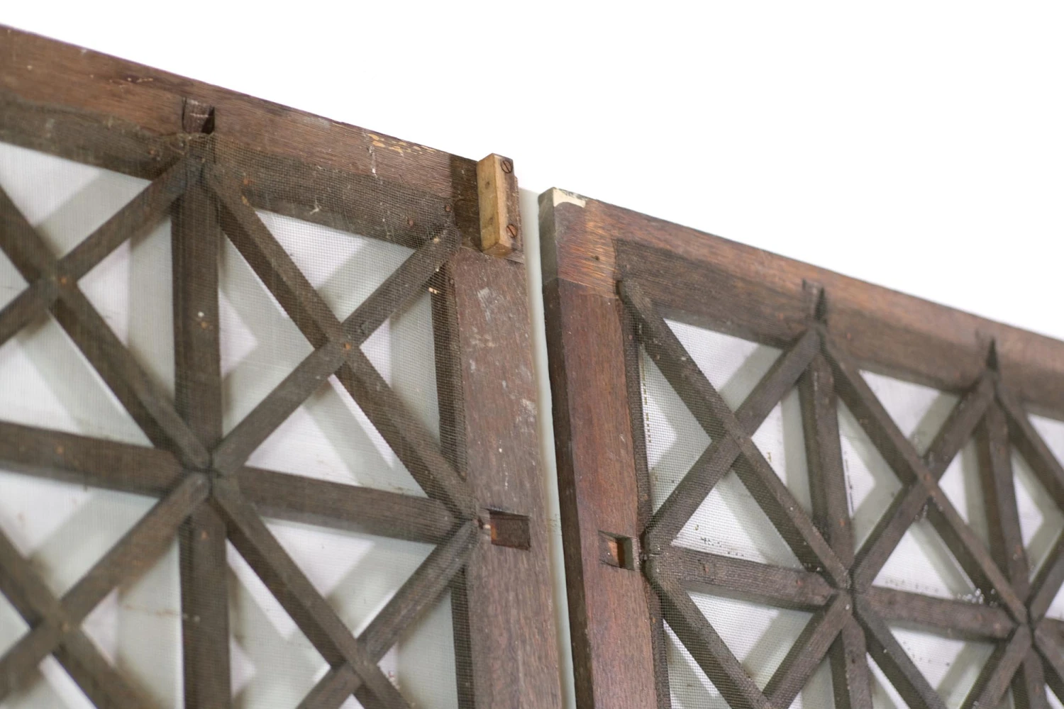 Pair Of Angled Corner Oak Dividers With Screen 11 Pair Of Angled Corner Oak Dividers With Screen - Image 9