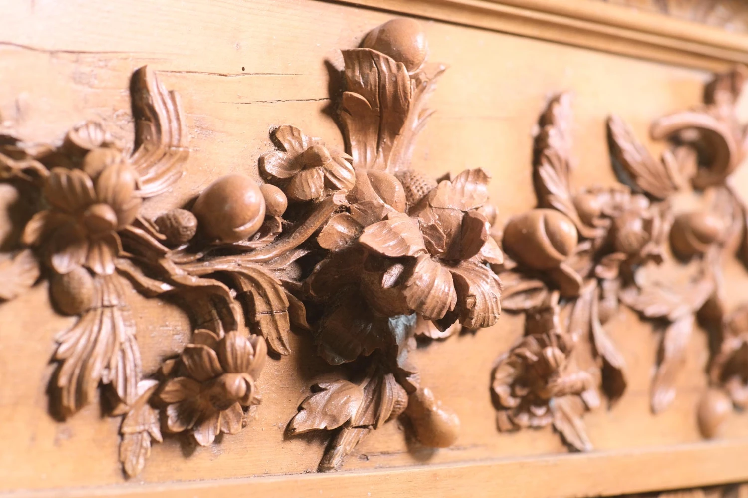 Vintage Carved Pine Floral Rococo Mantel With Over Mantel Molding 8 Vintage Carved Pine Floral Rococo Mantel With Over Mantel Molding - Image 6