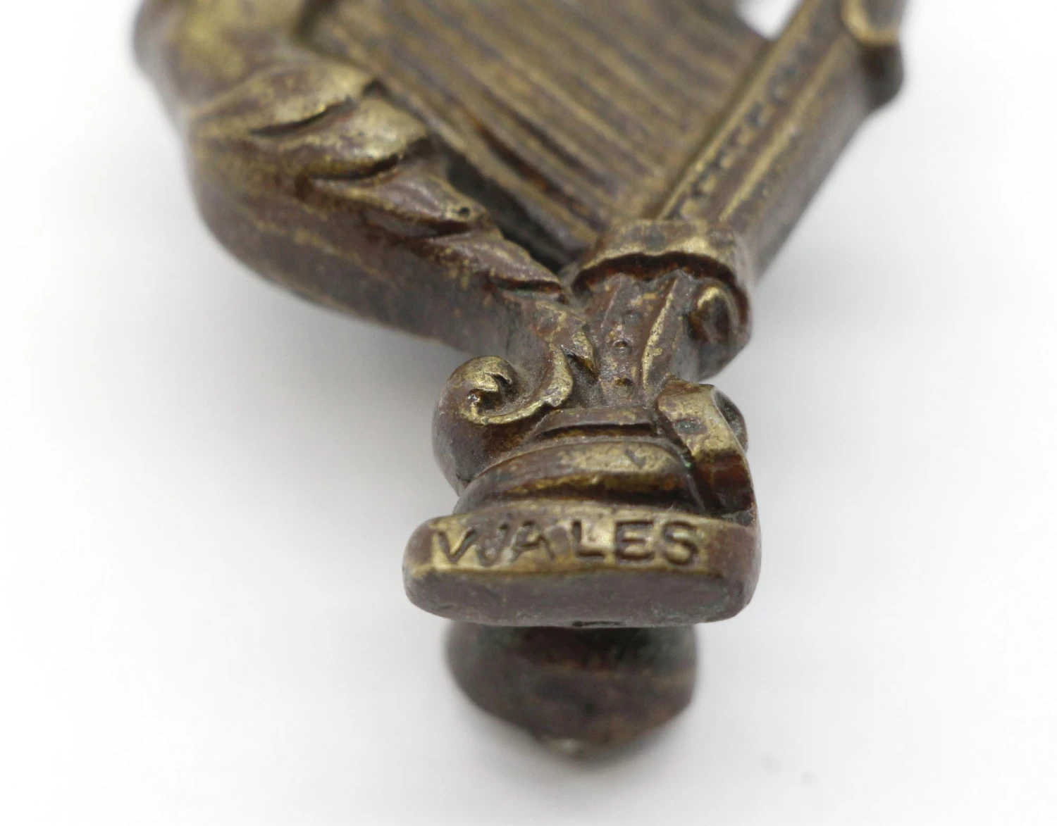 Vintage Conway Castle & Bridge Brass Door Knocker 6 Vintage Conway Castle & Bridge Brass Door Knocker - Image 4