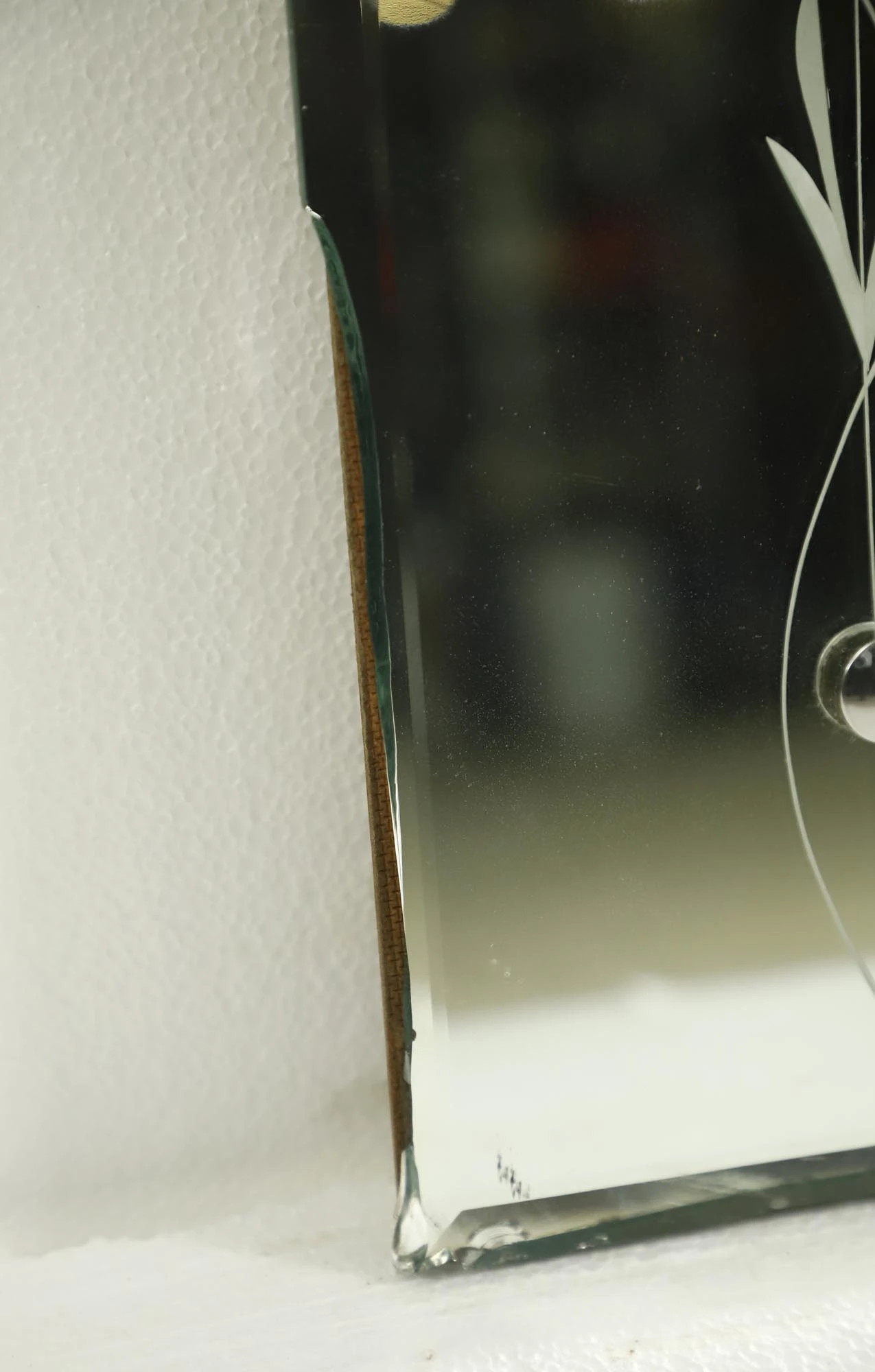 Vintage Beveled & Etched Wall Mirror With Floral Details 7 Vintage Beveled & Etched Wall Mirror With Floral Details - Image 5