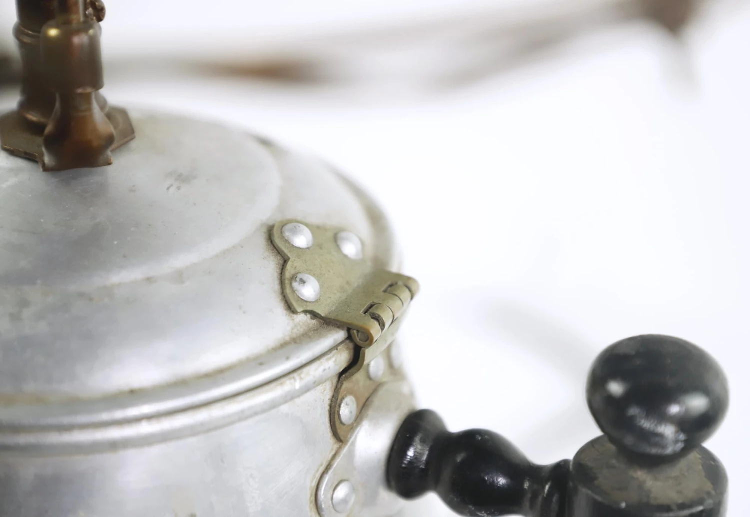 Eclectic Country Barbed Wire Kettle Table Lamp 8 Eclectic Country Barbed Wire Kettle Table Lamp - Image 6