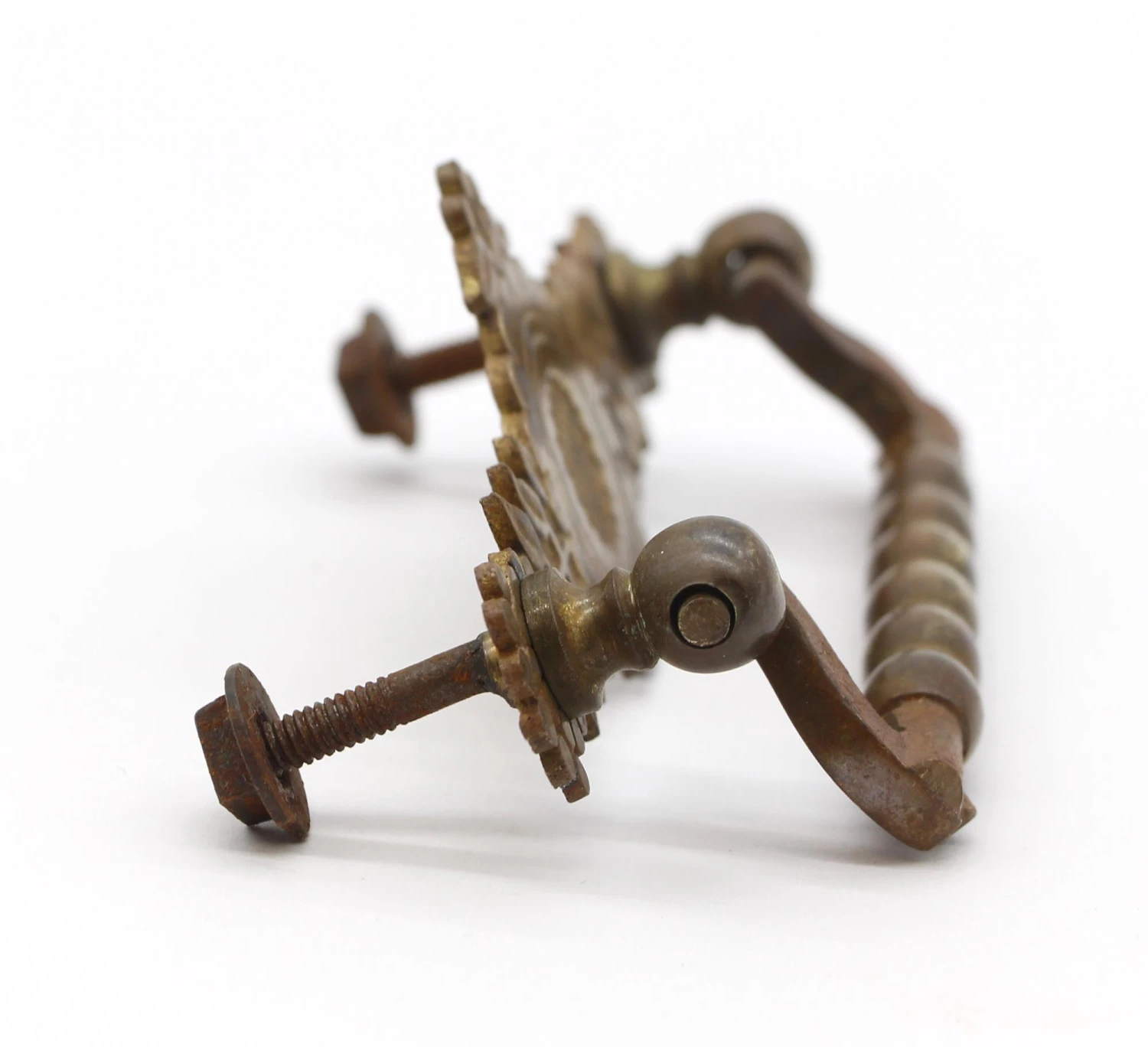 Set Of 4 Antique Stamped Brass Foliate Bail Drawer Pulls 10 Set Of 4 Antique Stamped Brass Foliate Bail Drawer Pulls - Image 8