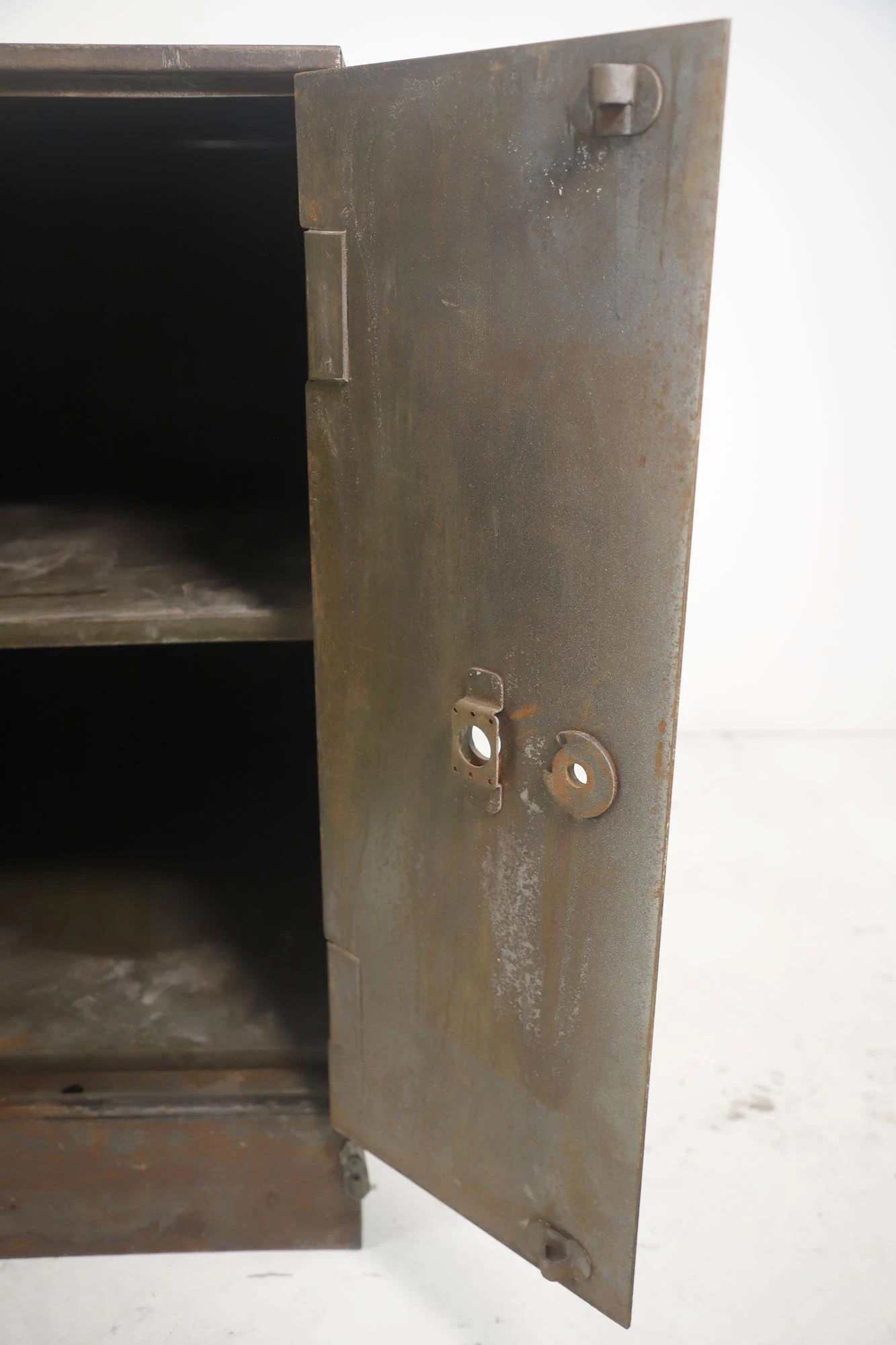 Industrial Steel Cabinet Safe With No Hardware 6 Industrial Steel Cabinet Safe With No Hardware - Image 4