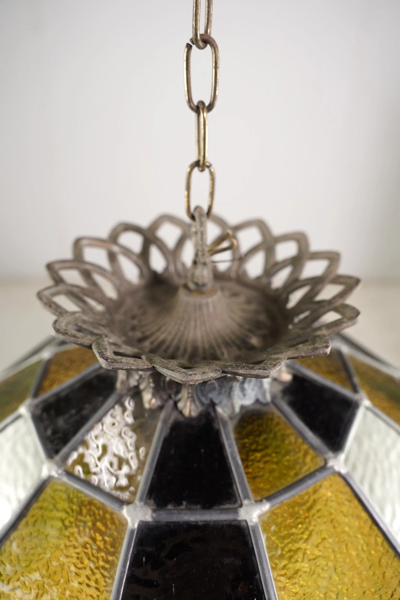 Vintage Tiffany Style Stained Yellow & Brown Glass Pendant Light 12 Vintage Tiffany Style Stained Yellow & Brown Glass Pendant Light - Image 10