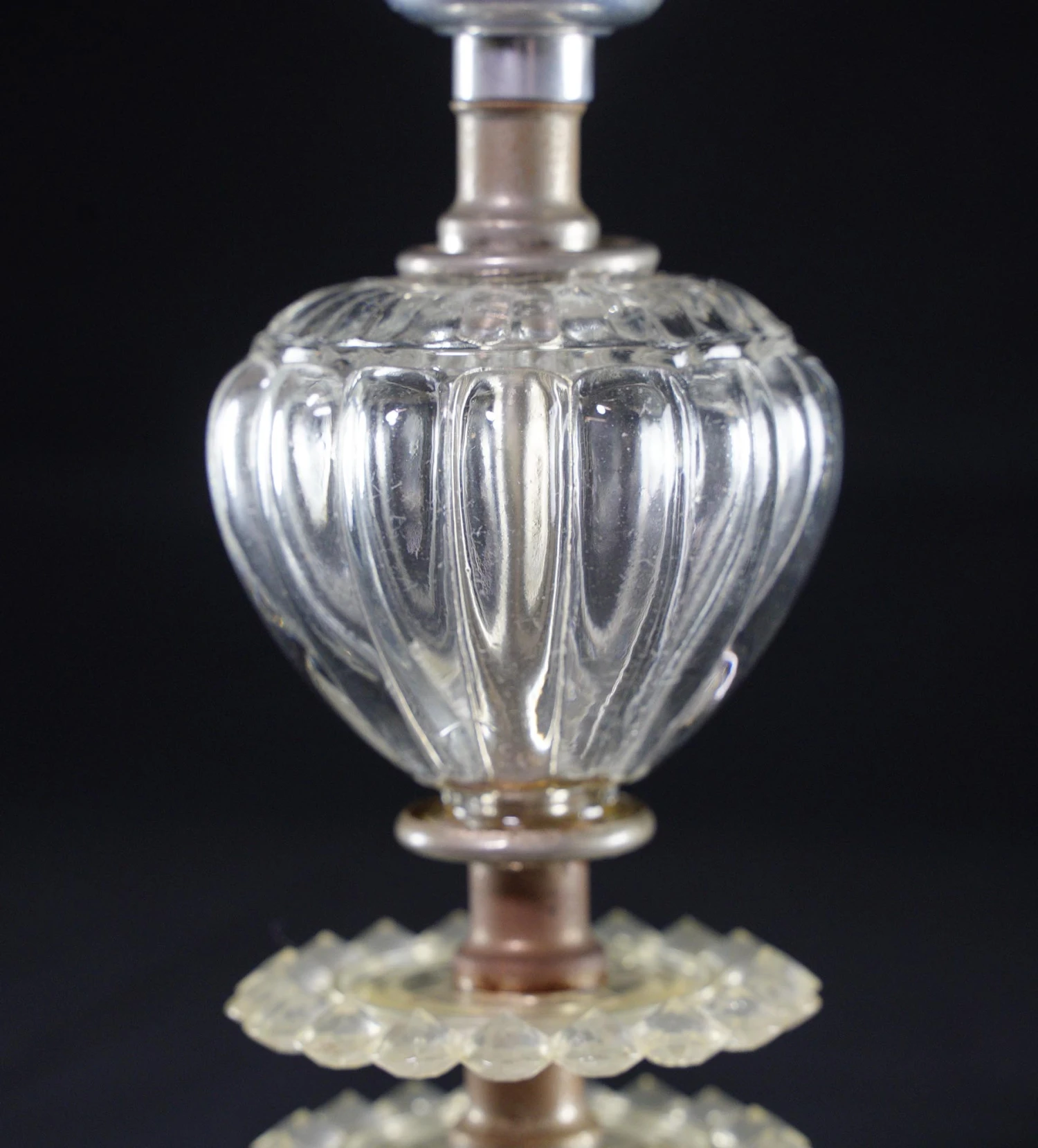 Vintage 1950s Clear Glass & Lucite Vanity Table Lamp 8 Vintage 1950s Clear Glass & Lucite Vanity Table Lamp - Image 6