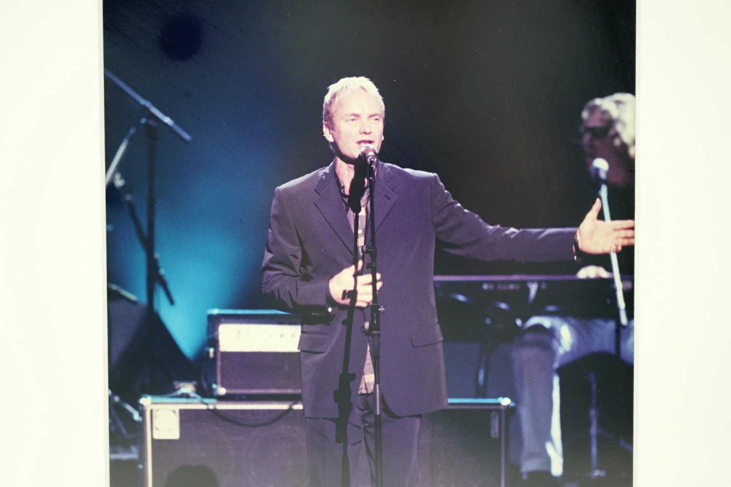 Framed Matted Photo Of Sting At Radio City Music Hall Oct 4, 1999 6 Framed Matted Photo Of Sting At Radio City Music Hall Oct 4, 1999 - Image 4
