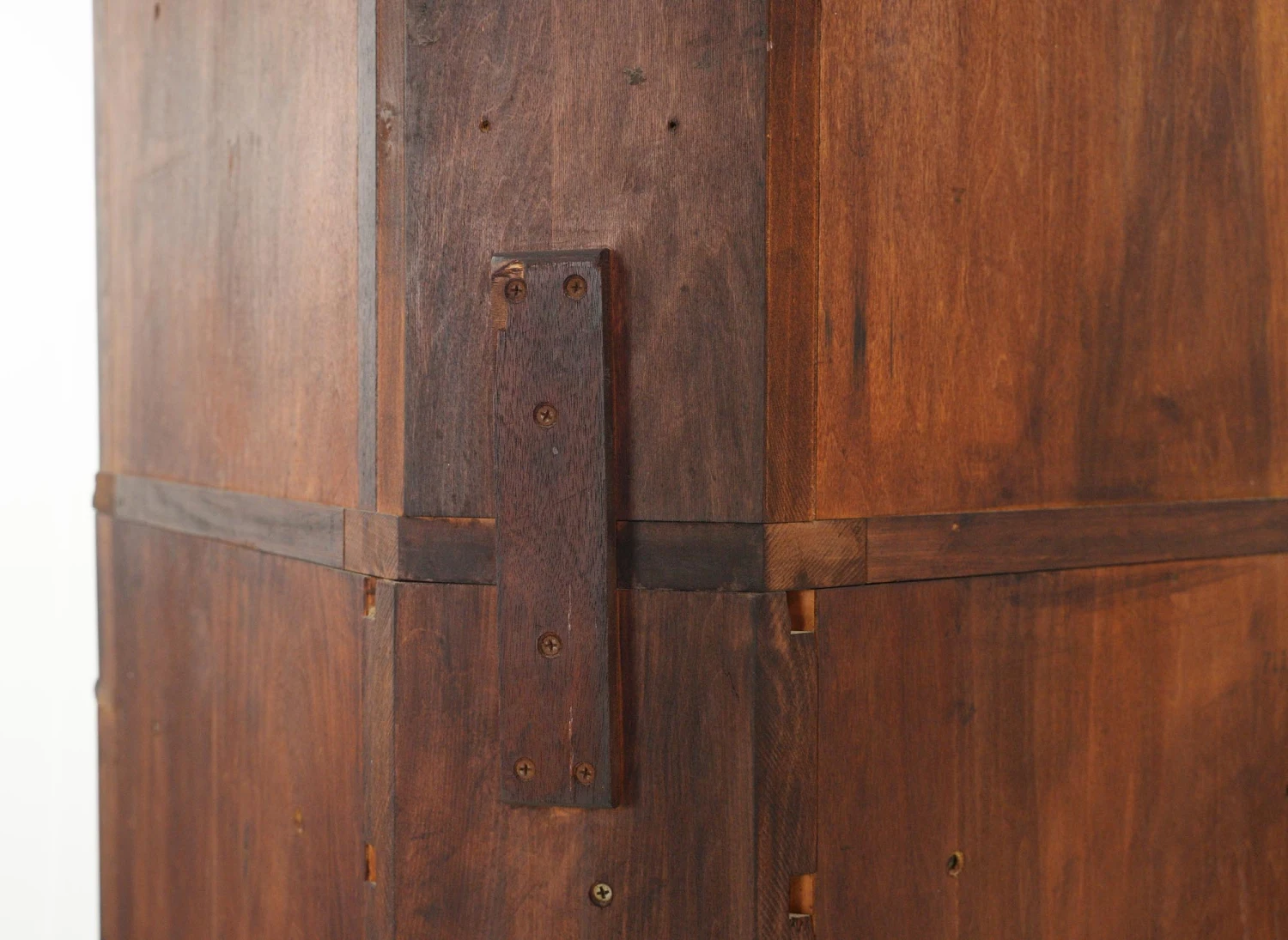 Traditional Mahogany Curved Glass Doors Corner Cabinet 15 Traditional Mahogany Curved Glass Doors Corner Cabinet - Image 13