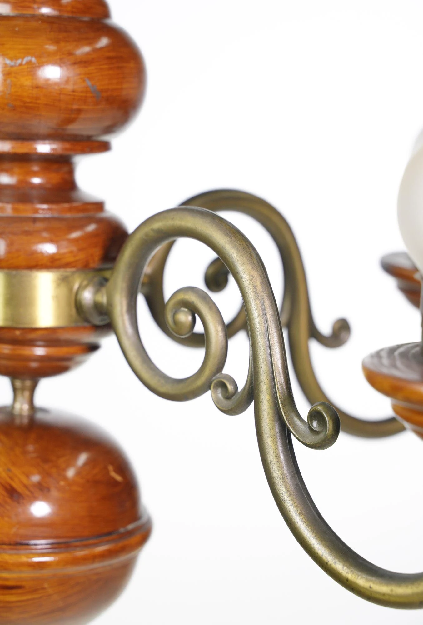 Traditional 5 Brass Plated Arms Medium Tone Wood Chandelier 9 Traditional 5 Brass Plated Arms Medium Tone Wood Chandelier - Image 7