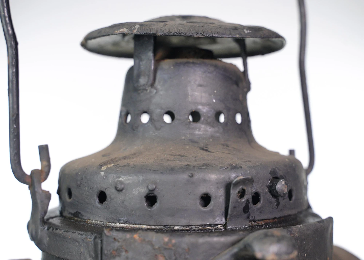 Antique Black Steel NYNH&H Fresnel Glass Train Railroad Lantern 8 Antique Black Steel NYNH&H Fresnel Glass Train Railroad Lantern - Image 6