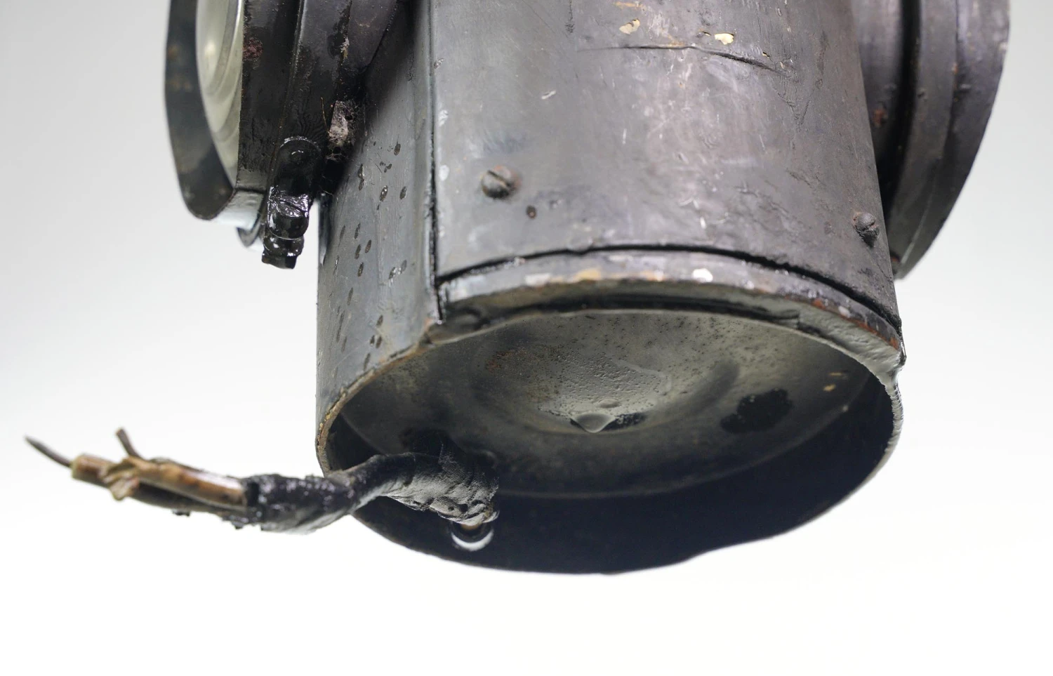 Antique Black Steel NYNH&H Fresnel Glass Train Railroad Lantern 13 Antique Black Steel NYNH&H Fresnel Glass Train Railroad Lantern - Image 11