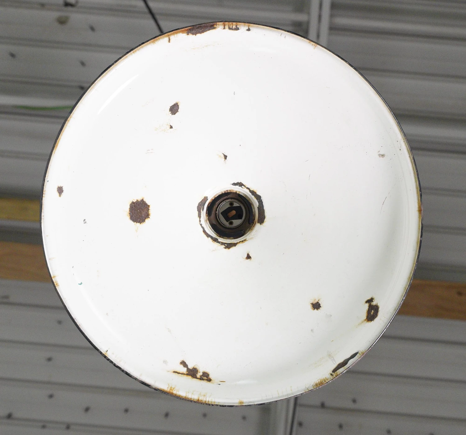 Vintage 14 In. Industrial Green Enameled Steel Shade Pendant Light 12 Vintage 14 In. Industrial Green Enameled Steel Shade Pendant Light - Image 10