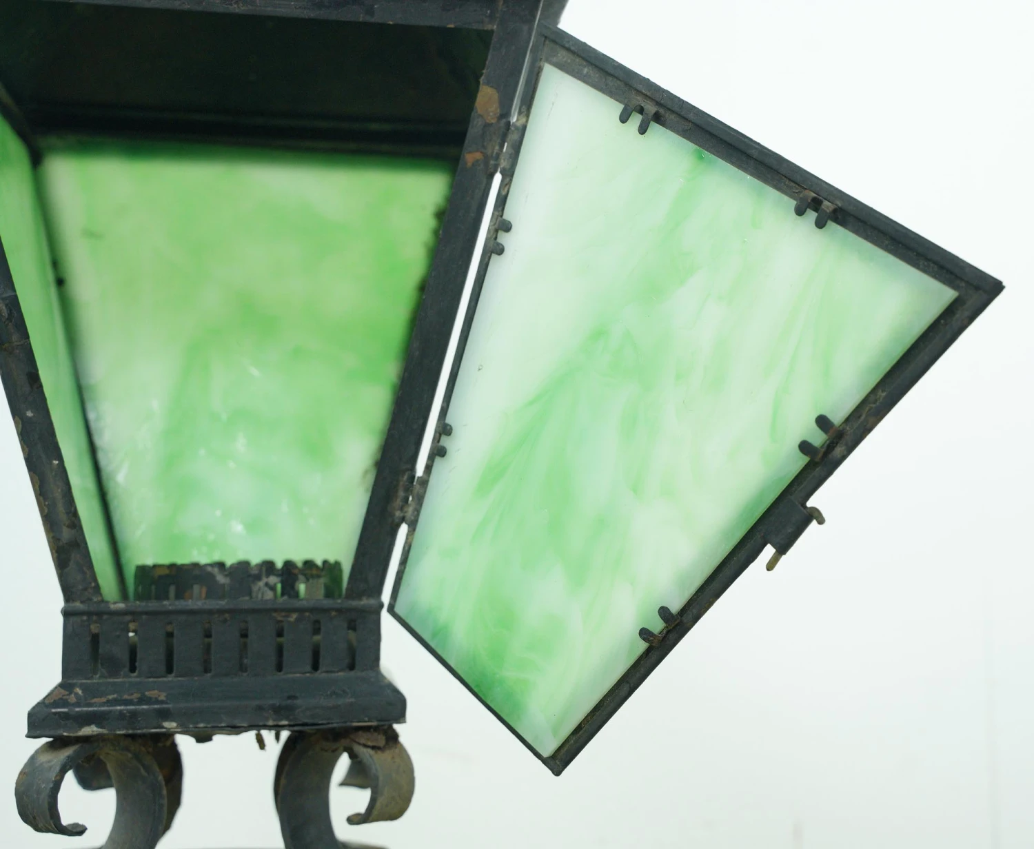 Vintage Black Iron Standing Green Slag Glass Lantern 9 Vintage Black Iron Standing Green Slag Glass Lantern - Image 7