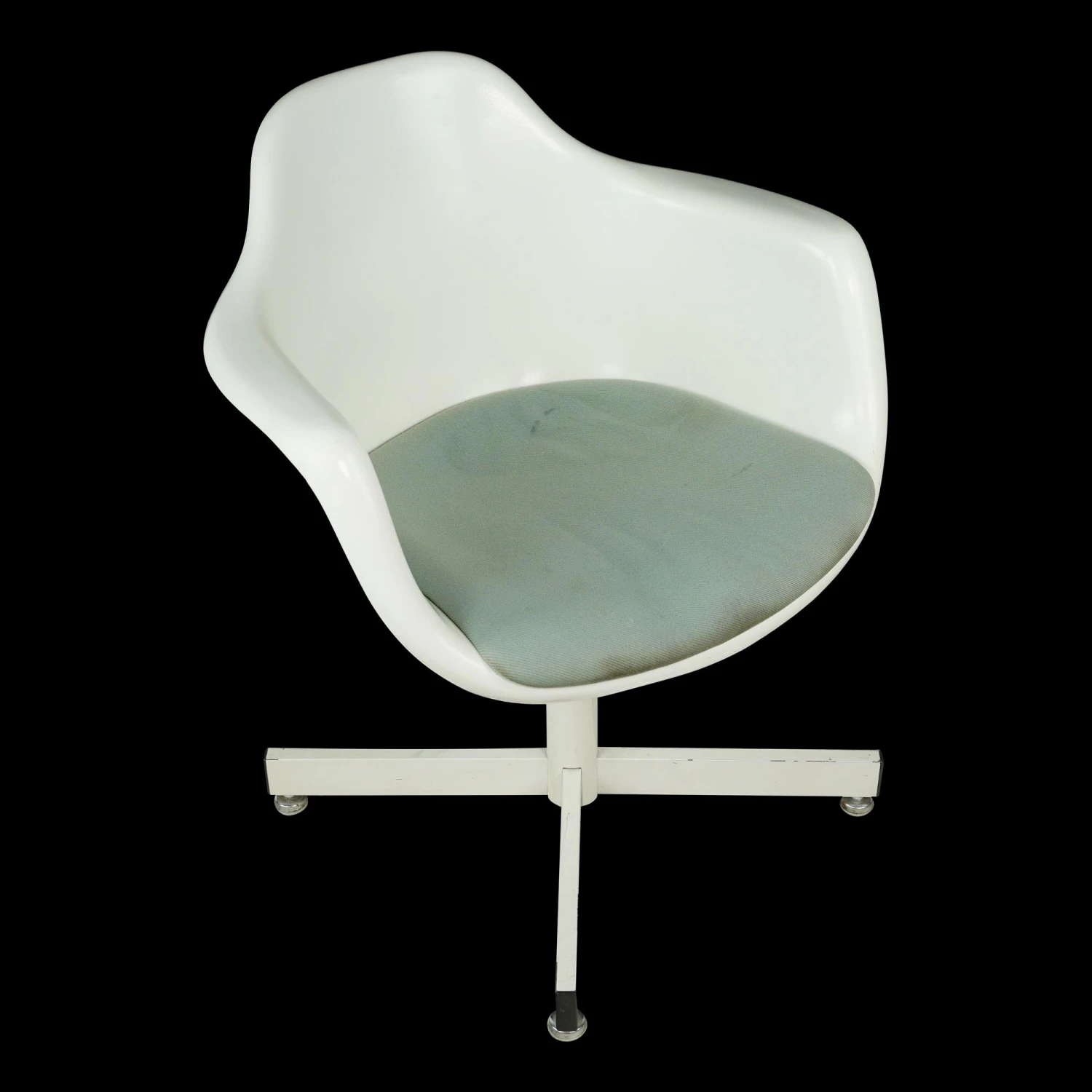 Vintage Mid Century Fiberglass Bucket Swivel Chair 9 Vintage Mid Century Fiberglass Bucket Swivel Chair - Image 7