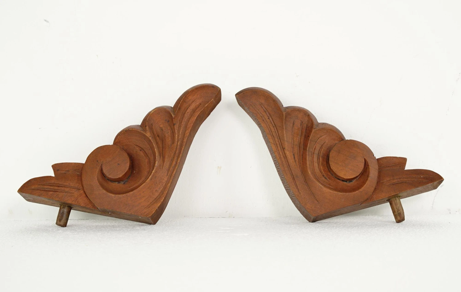 Set Of Hand Carved Ornate Medium Tone Wood Furniture Appliques 17 Set Of Hand Carved Ornate Medium Tone Wood Furniture Appliques - Image 15