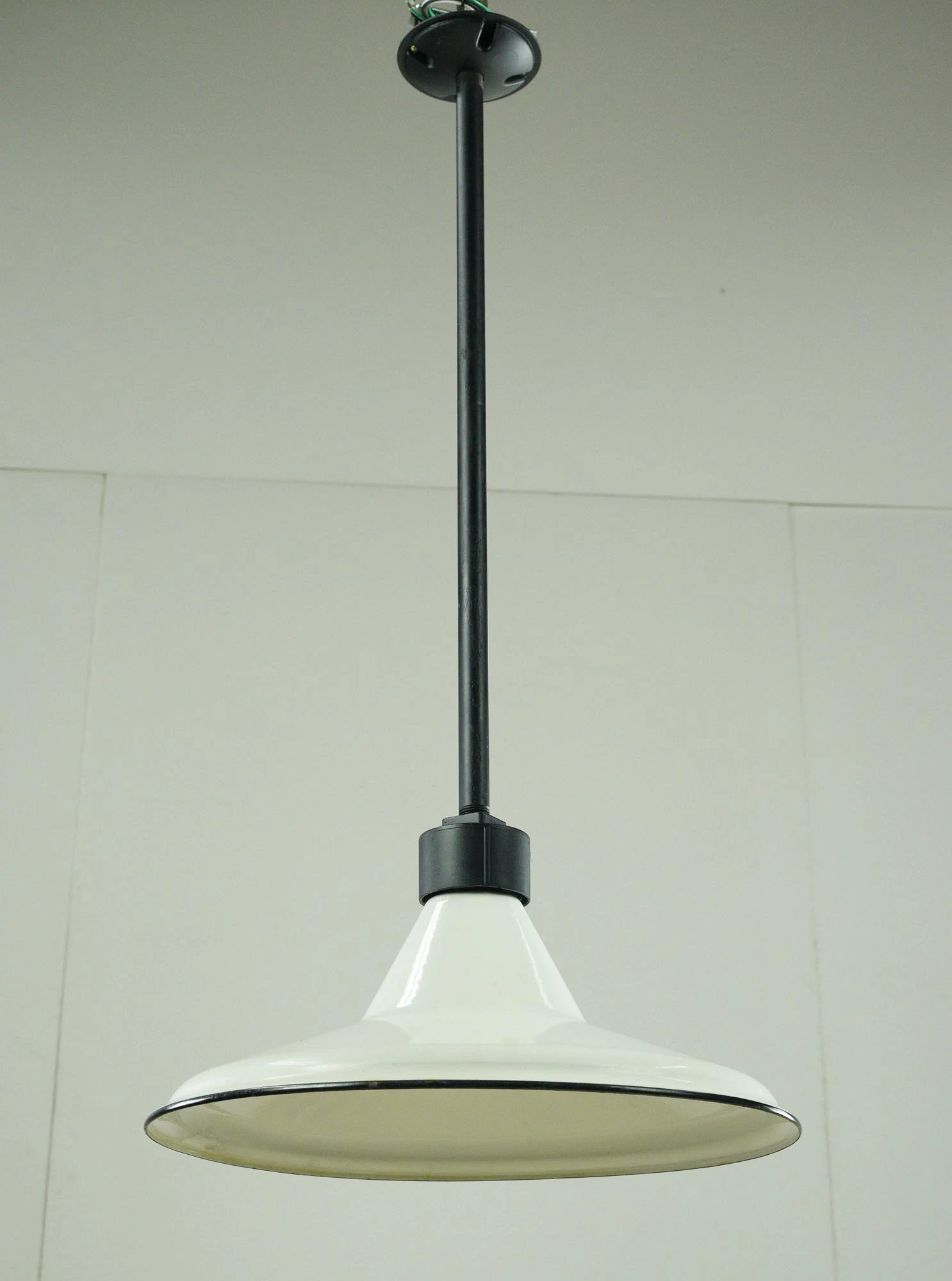 Restored Spero Industrial White Steel Black Pole Pendant Light 10 Restored Spero Industrial White Steel Black Pole Pendant Light - Image 8