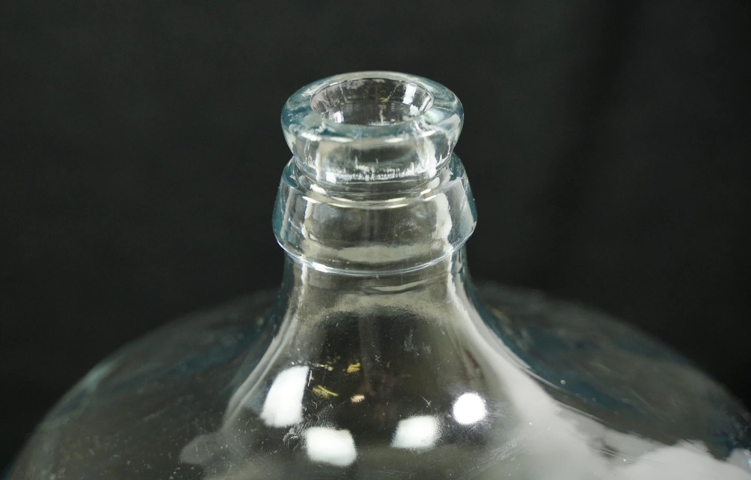 Vintage Crisa 5 Gallon Clear Glass Carboy 12 Vintage Crisa 5 Gallon Clear Glass Carboy - Image 10