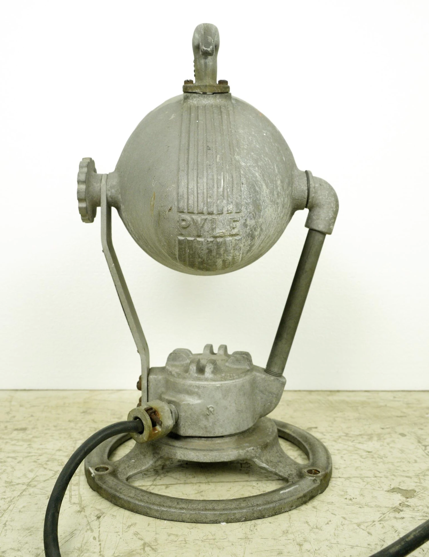 Early 20th Century Salvaged Pyle Cast Aluminum Nautical Spotlight 17 Early 20th Century Salvaged Pyle Cast Aluminum Nautical Spotlight - Image 15