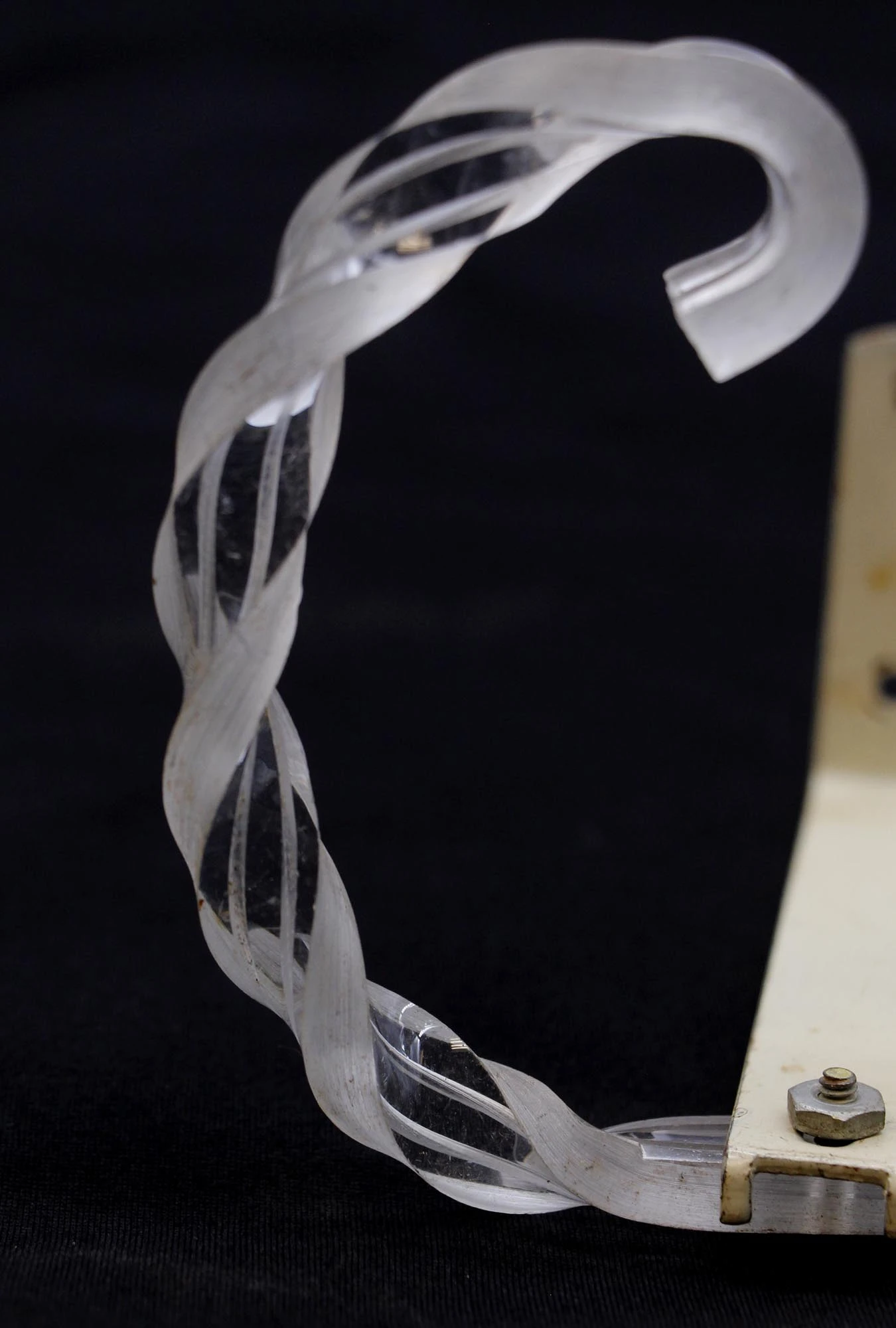 Set Of 3 Vintage Clear Lucite Twisted Curtain Drapery Tie Backs 6 Set Of 3 Vintage Clear Lucite Twisted Curtain Drapery Tie Backs - Image 4