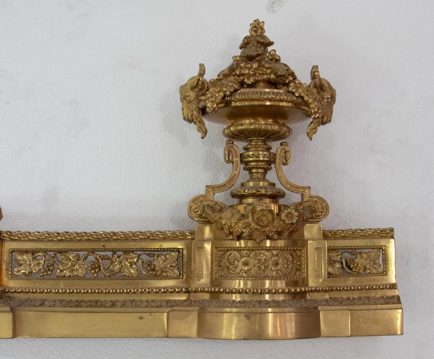 Antique 4 Ft. French Brass Fireplace Fender 6 Antique 4 Ft. French Brass Fireplace Fender - Image 4