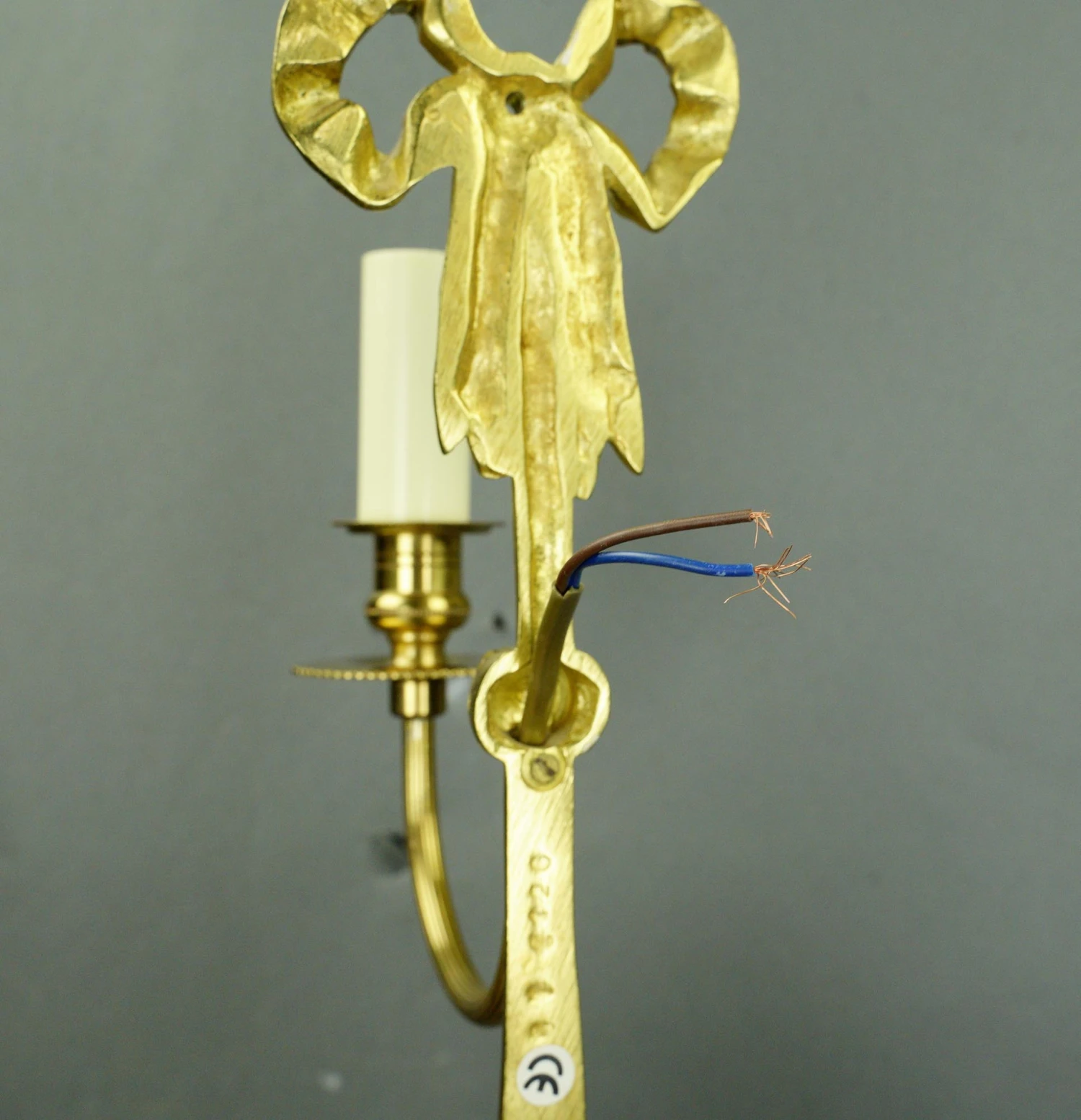 Pair Of Vintage 1 Arm Brass Ribbon Tassel Wall Sconces 12 Pair Of Vintage 1 Arm Brass Ribbon Tassel Wall Sconces - Image 10