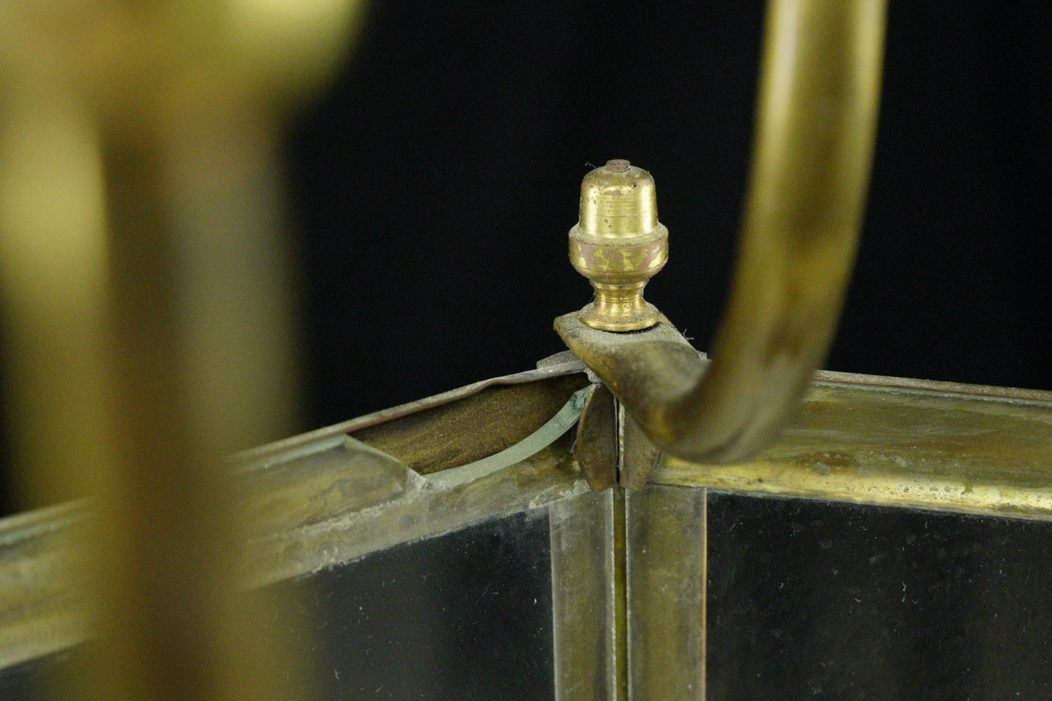 Traditional 3 Arm Brass & Glass Hexagonal Lantern Pendant Light 12 Traditional 3 Arm Brass & Glass Hexagonal Lantern Pendant Light - Image 10